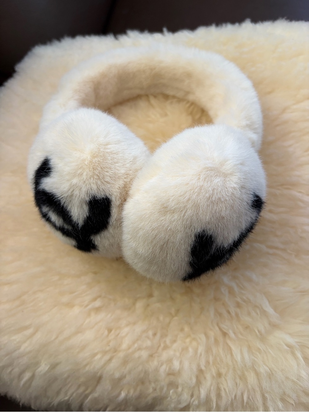 Cream Faux Fur women Earmuffs with Black Accent - Unbranded